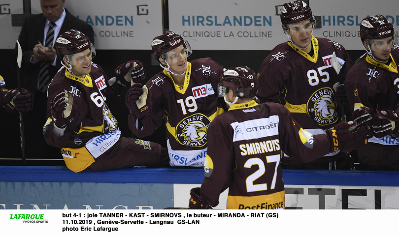 but 4-1 : joie TANNER - KAST - SMIRNOVS , le buteur - MIRANDA - RIAT (GS)11.10.2019 , Genève-Servette - Langnau  GS-LANphoto Eric Lafargue