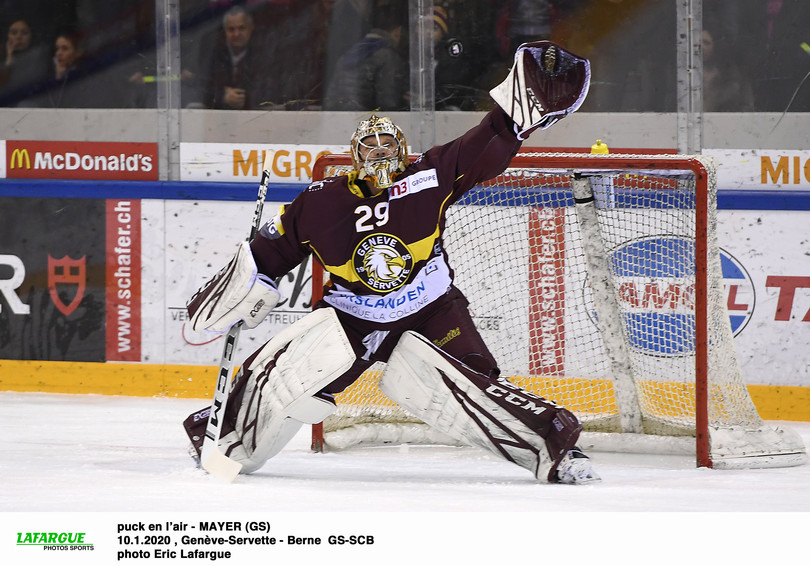 puck en l’air - MAYER (GS) 10.1.2020 , Genève-Servette - Berne  GS-SCBphoto Eric Lafargue