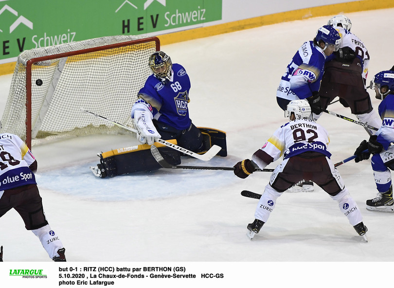 but 0-1 : RITZ (HCC) battu par BERTHON (GS)   5.10.2020 , La Chaux-de-Fonds - Genève-Servette   HCC-GSphoto Eric Lafargue