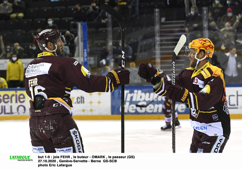 but 1-0 : joie FEHR , le buteur - OMARK , le passeur (GS) 27.10.2020 , Genève-Servette - Berne  GS-SCBphoto Eric Lafargue