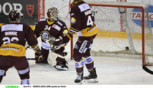 but 0-1 : DESCLOUX (GS) puck au fond       20.11.2020 , Genève-Servette - Zurich Lions  GS-ZSC  photo Eric Lafargue