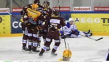 but 2-2 : joie VERMIN - OMARK - D. RIAT - TOEMMERNES - KARRER (GS) - déception C. BALTISBERGER (ZSC)    20.11.2020 , Genève-Servette - Zurich Lions  GS-ZSC  photo Eric Lafargue