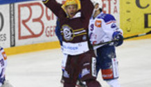 but 2-2 : joie OMARK - VERMIN (GS)        20.11.2020 , Genève-Servette - Zurich Lions  GS-ZSC  photo Eric Lafargue