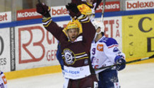 but 2-2 : joie OMARK - VERMIN (GS)        20.11.2020 , Genève-Servette - Zurich Lions  GS-ZSC  photo Eric Lafargue