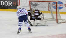 penalty : ANDRIGHETTO (ZSC) - arrêt DESCLOUX (GS)     20.11.2020 , Genève-Servette - Zurich Lions  GS-ZSC  photo Eric Lafargue