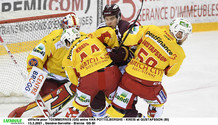 difficile pour TOEMMERNES (GS) entre VAN POTTELBERGHE - KREIS et GUSTAFSSON (BI)     13.3.2021 , Genève-Servette - Bienne  GS-BI  photo Eric Lafargue