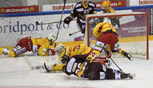 VAN POTTELBERGHE (BI) - VERMIN (GS)      13.3.2021 , Genève-Servette - Bienne  GS-BI  photo Eric Lafargue