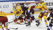 VAN POTTELBERGHE (BI) - VOUILLAMOZ (GS) chargé par FORSTER (BI)      13.3.2021 , Genève-Servette - Bienne  GS-BI  photo Eric Lafargue