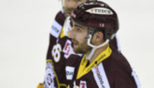 but 1-0 : le sourire de VOUILLAMOZ - WINNIK , derrière (GS)      23.3.2021 , Genève-Servette - Lausanne  GS-LHCphoto Eric Lafargue