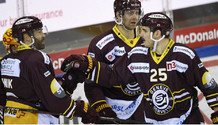 but 2-3 : joie OMARK , caché - WINNIK - FEHR - KARRER (GS)        27.3.2021 , Genève-Servette - Fribourg Gottéron  GS-FRphoto Eric Lafargue