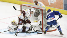 arrêt DESCLOUX - TOEMMERNES - POULIOT (GS) - ROE (ZSC)  7.9.2021 , Zurich Lions - Genève-Servette  ZSC-GS photo Eric Lafargue