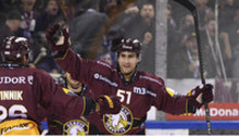 but 2-2 : joie WINNIK - FILPPULA (GS)     19.11.2021 , Genève-Servette - Zoug  GS-EVZ photo Eric Lafargue