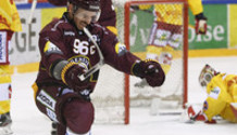 but 1-0 : joie ROD , le buteur (GS)   27.11.2021 , Genève-Servette - Bienne  GS-BI  photo Eric Lafargue