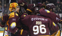 but 1-0 : joie TOEMMERNES - ROD - FILPPULA  (GS) 27.11.2021 , Genève-Servette - Bienne  GS-BI  photo Eric Lafargue