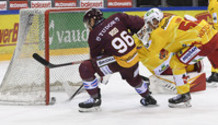 but 1-0 : ROD  (GS) qui marque - VAN POTTELBERGHE - LOEOEV - GROSSMANN (BI)   27.11.2021 , Genève-Servette - Bienne  GS-BI  photo Eric Lafargue