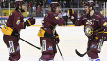 but 3-2 : joie JOORIS - VATANEN - KARRER (GS)   22.1.2022 , Genève-Servette - Bienne  GS-BI  photo Eric Lafargue