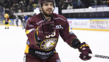 fin du match : joie RIAT (GS) rappelé par les fans   22.1.2022 , Genève-Servette - Bienne  GS-BI  photo Eric Lafargue