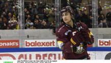 joie FILPPULA avec les fans (GS) à la fin du match       9.3.2022 , Genève-Servette - Ajoie  GS-AJOphoto Eric Lafargue