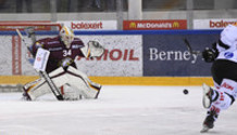 but 0-1 : DESCLOUX (GS) va être battu par le tir de ARCOBELLO (LUGA)   18.3.2022 , Genève-Servette - Lugano  GS-LUGAphoto Eric Lafargue