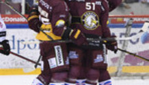 but 1-1 : joie VATANEN - WINNIK -  FILPPULA (GS)  18.3.2022 , Genève-Servette - Lugano  GS-LUGAphoto Eric Lafargue