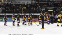 Ala fin du match , les joueurs (GS) rentrent au vestiaire ... 18.3.2022 , Genève-Servette - Lugano  GS-LUGAphoto Eric Lafargue