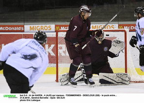 but 3-4 : tir de HAZEN , 4 (AJO) qui marque - TOEMMERNES - DESCLOUX (GS) - le puck entre...   21.8.2018 , Genève-Servette - Ajoie  GS-AJOphoto Eric Lafargue