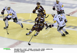 WALSER (FR) - D. RIAT - VERMIN , derrière (GS) - ROSSI - JOERG (FR) 8.12.2020 , Genève-Servette - Fribourg Gottéron  GS-FRphoto Eric Lafargue